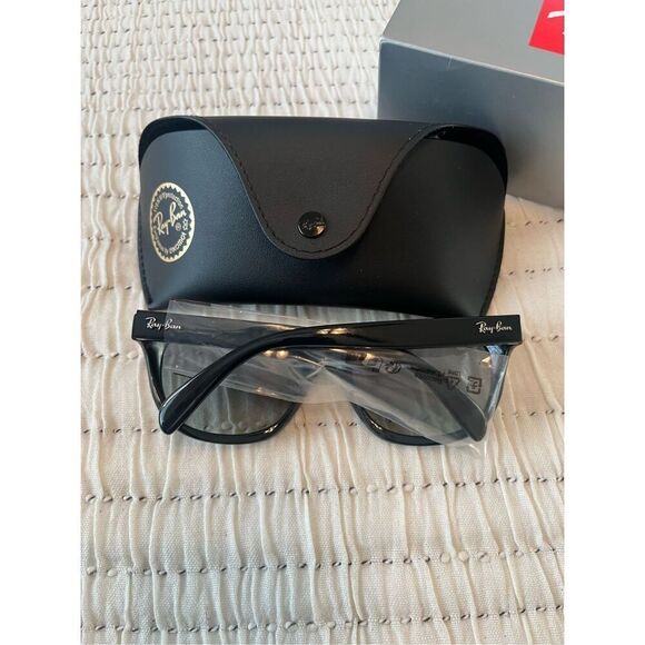 RAY-BAN RB 4216 601/11 BLACK/Light GREY SMOKE GRADIENT AUTHENTIC SUNGLASSES NEW - Picture 3 of 5